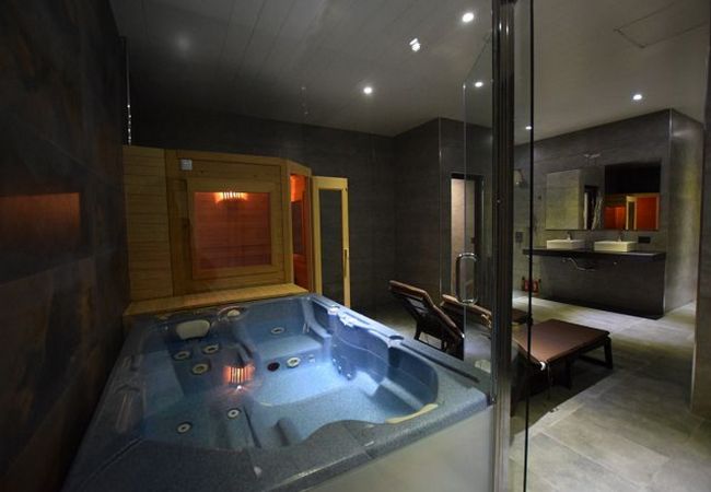 Essencia - Jacuzzi interior, sauna y baño turco