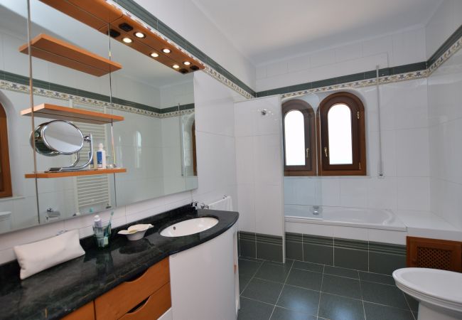 Apolonia - Baño dormitorio principal